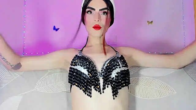 TatiGil online show from July 4, 2026, 8:59 pm