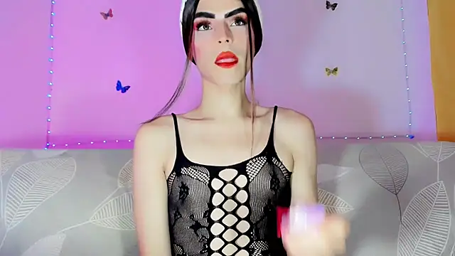 TatiGil online show from July 10, 2026, 6:54 pm