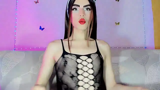 TatiGil online show from July 16, 2026, 7:31 pm