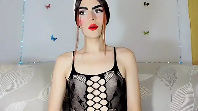 TatiGil online show from July 21, 2026, 7:16 pm