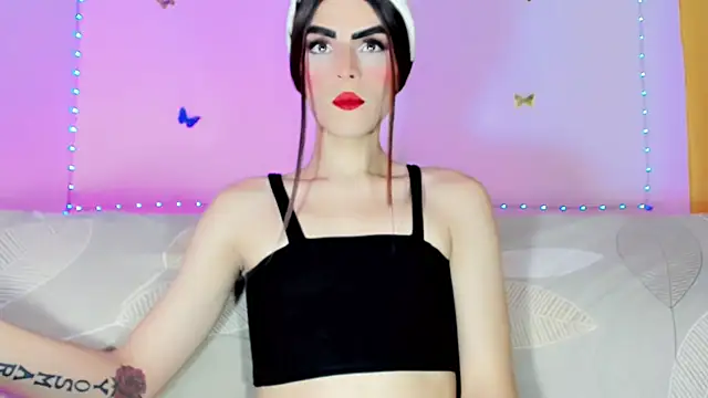 TatiGil online show from July 22, 2026, 7:27 pm