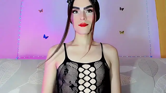 TatiGil online show from July 29, 2026, 8:29 pm