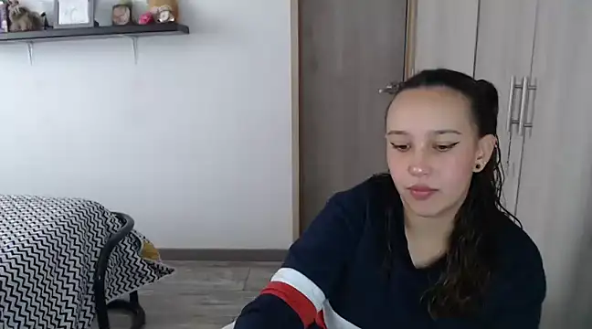 Skarlet Adams28 online show from December 11, 2024, 6:42 pm