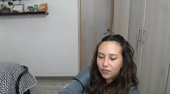 Skarlet Adams28 online show from January 10, 2025, 10:57 pm