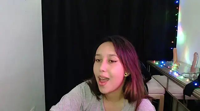 Skarlet Adams28 online show from January 17, 2025, 3:23 am