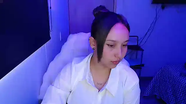 Skarlet Adams28 online show from October 7, 2025, 9:12 pm