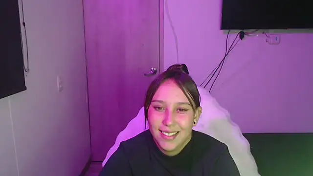 Skarlet Adams28 online show from October 20, 2025, 11:16 pm