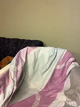 Thyana LS online show from April 20, 2026, 1:14 pm