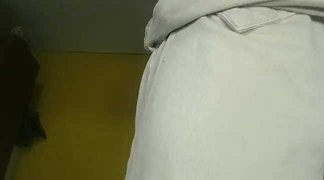 Snapshot of EmmyHorny_ chatting on February 11, 2025, 8:48 am EmmyHorny online show from February 11, 2025, 8:48 am