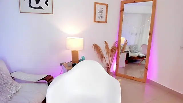 Snapshot of viooletaa chatting on September 13, 2025, 7:24 pm viooletaa online show from September 13, 2025, 7:24 pm