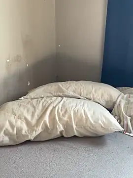 Snapshot of Brencuz chatting on October 19, 2025, 3:56 pm Brencuz online show from October 19, 2025, 3:56 pm