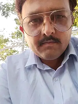 Akhil3290 online show from May 7, 2026, 1:05 pm