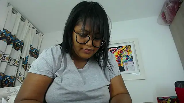 miajoseph  online show from January 19, 2025, 7:25 am