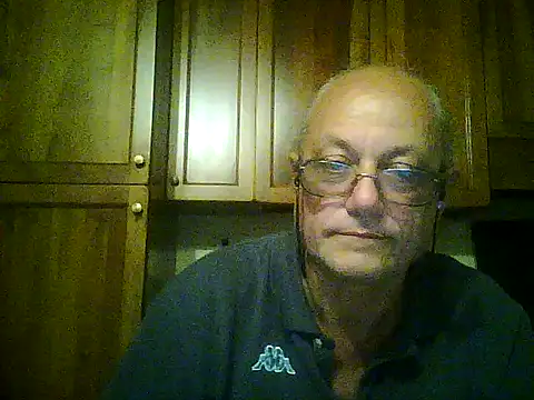 Snapshot of gianbragallini chatting on September 22, 2025, 9:39 pm gianbragallini online show from September 22, 2025, 9:39 pm