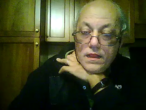 Snapshot of gianbragallini chatting on October 31, 2025, 12:00 am gianbragallini online show from October 31, 2025, 12:00 am