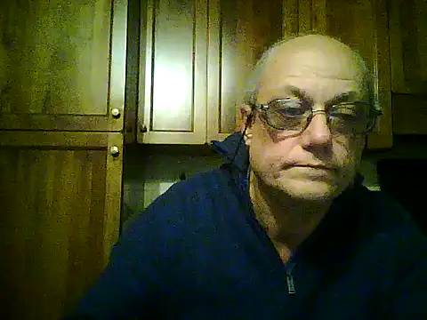 Snapshot of gianbragallini chatting on December 16, 2025, 11:32 pm gianbragallini online show from December 16, 2025, 11:32 pm
