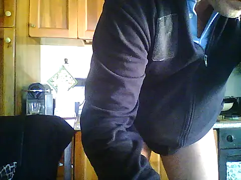 Snapshot of gianbragallini chatting on April 9, 2026, 1:49 pm gianbragallini online show from April 9, 2026, 1:49 pm