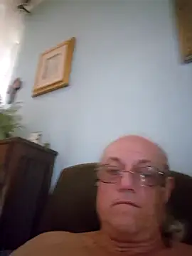 Snapshot of gianbragallini chatting on July 11, 2026, 4:21 pm gianbragallini online show from July 11, 2026, 4:21 pm