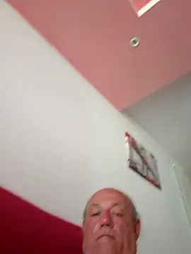 Snapshot of gianbragallini chatting on August 5, 2026, 11:57 am gianbragallini online show from August 5, 2026, 11:57 am