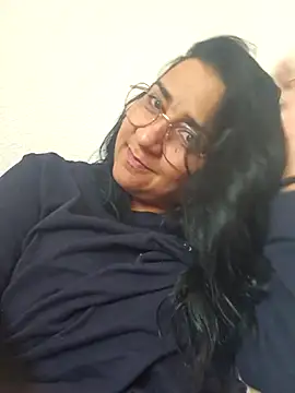 Snapshot of paulinaDiaz1 chatting on May 6, 2026, 1:27 pm paulinaDiaz1 online show from May 6, 2026, 1:27 pm