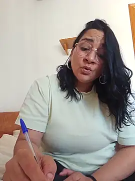 Snapshot of paulinaDiaz1 chatting on May 20, 2026, 1:06 pm paulinaDiaz1 online show from May 20, 2026, 1:06 pm