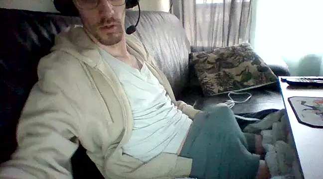 passif520 online show from March 10, 2025, 9:53 am