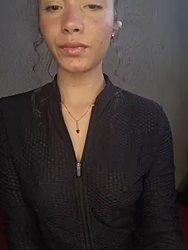 HelenHoltz online show from November 16, 2025, 2:55 pm