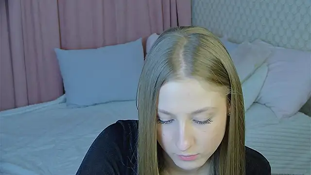 BritneyCruze online show from February 27, 2025, 11:10 am