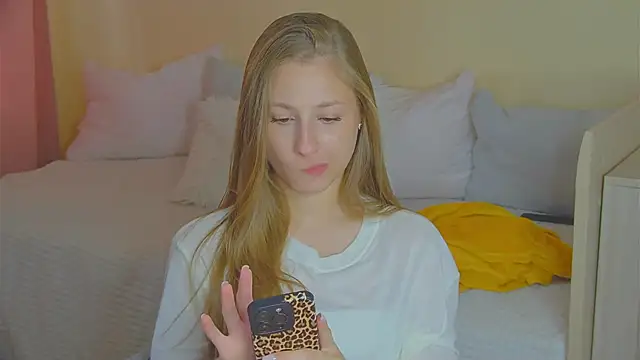 BritneyCruze online show from September 9, 2025, 8:25 am