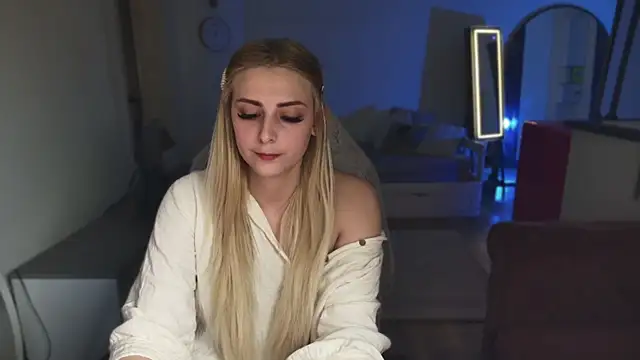 ce leste   online show from February 7, 2025, 9:04 pm