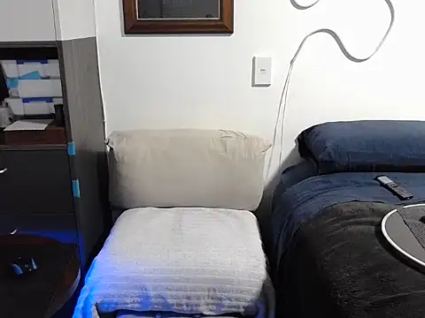 Snapshot of ChunkyMonkey007 chatting on September 27, 2025, 10:42 am ChunkyMonkey007 online show from September 27, 2025, 10:42 am