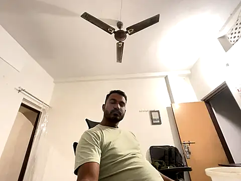 real meet girl finding in online show from December 3, 2024, 12:27 pm