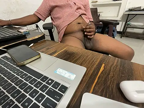 real meet girl finding in online show from October 17, 2025, 10:18 am