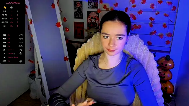 Snapshot of Bella_XO chatting on November 9, 2025, 7:39 am Bella XO online show from November 9, 2025, 7:39 am