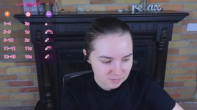 Ellie Sunset online show from August 3, 2026, 7:40 am