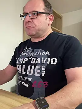 coupleLatinaLovers online show from December 18, 2024, 2:38 pm