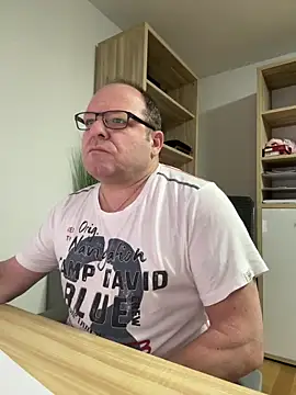 coupleLatinaLovers online show from January 29, 2025, 5:30 am