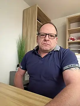 coupleLatinaLovers online show from February 7, 2025, 11:01 am