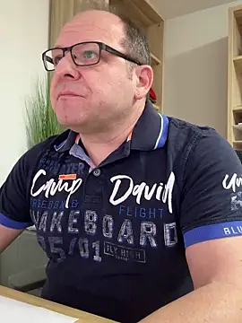 coupleLatinaLovers online show from March 18, 2025, 6:03 am