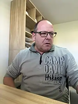 coupleLatinaLovers online show from February 27, 2026, 10:48 am