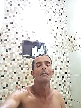 Snapshot of morenogato100 chatting on December 17, 2025, 6:36 pm morenogato100 online show from December 17, 2025, 6:36 pm