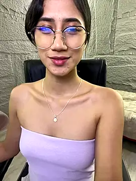 KaitlynLoveCam online show from October 3, 2025, 11:35 pm