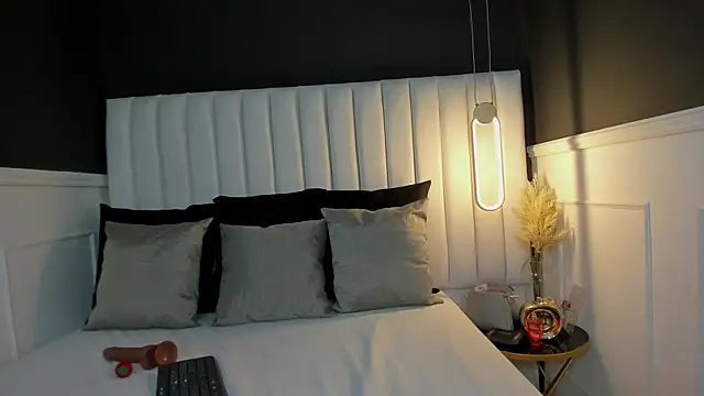 chloe zulay online show from January 30, 2025, 3:55 am