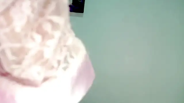 PetiteIvoryQueen19 online show from May 7, 2026, 5:02 am