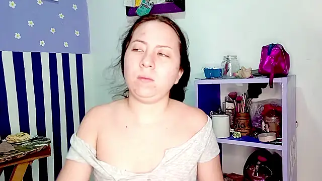 PetiteIvoryQueen19 online show from May 23, 2026, 5:34 am