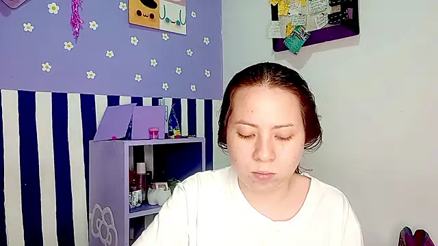 PetiteIvoryQueen19 online show from June 3, 2026, 5:32 am