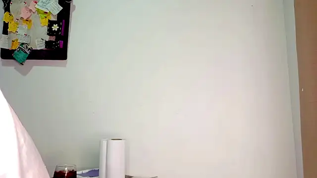 PetiteIvoryQueen19 online show from June 18, 2026, 6:02 am