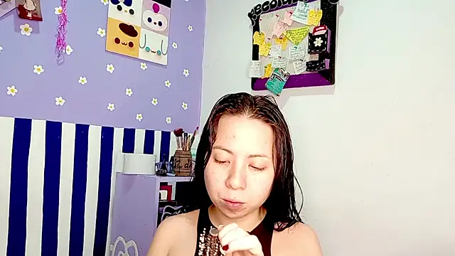 PetiteIvoryQueen19 online show from June 24, 2026, 4:55 am