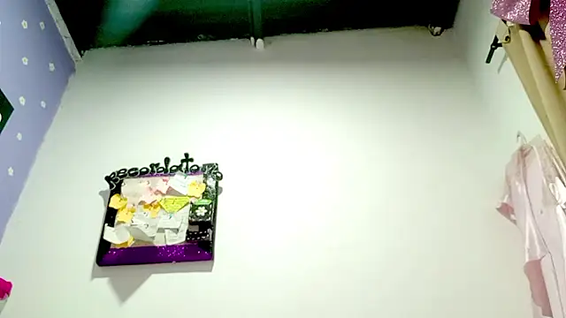 PetiteIvoryQueen19 online show from July 19, 2026, 5:11 am
