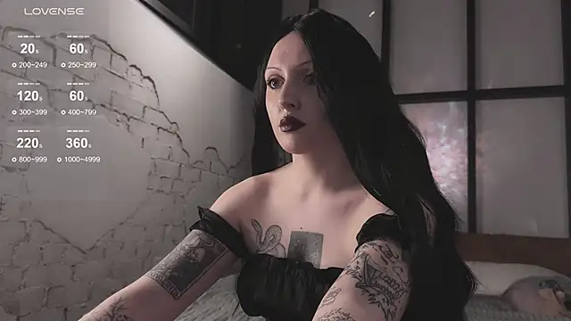 vinylstore online show from January 13, 2025, 10:03 pm